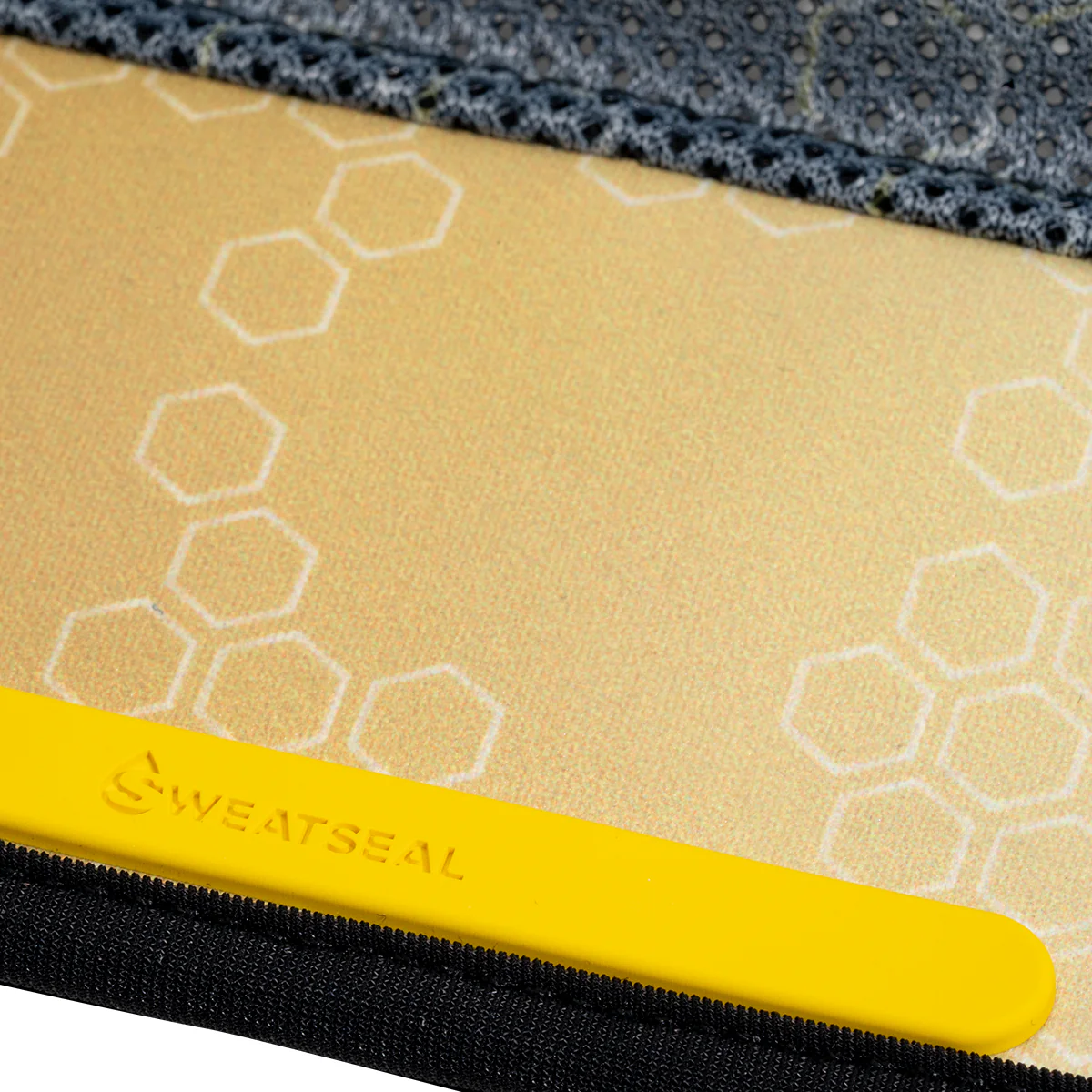 DYE X HALO - HEAD WRAP - HYPERCAM BLACK/GOLD - Image 3